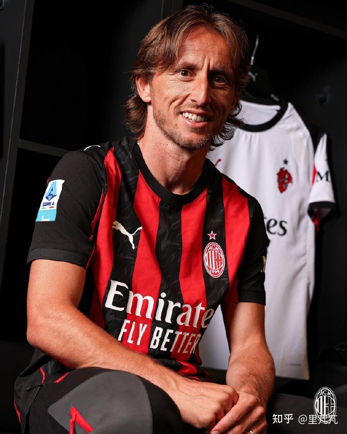 菲利克斯首秀亮鞋钉染红!蓝军球迷怒了：XXX退钱