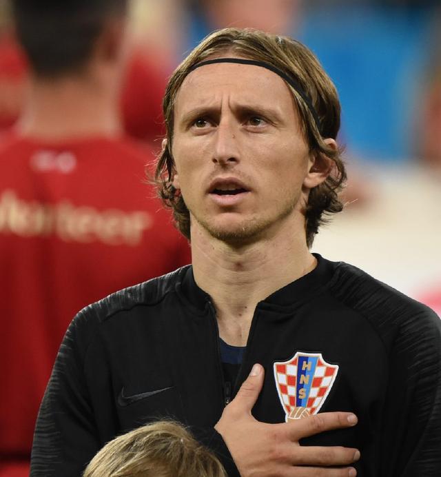 王曼昱合影风波真相大白 男主竟是多年老乡队友 与马琳同场合照曝光