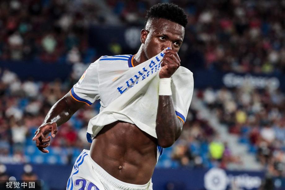 上海双雄3人离队加盟云南 前国脚徐新在列