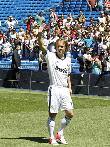 字母哥21分 雄鹿105-101送湖人两连败